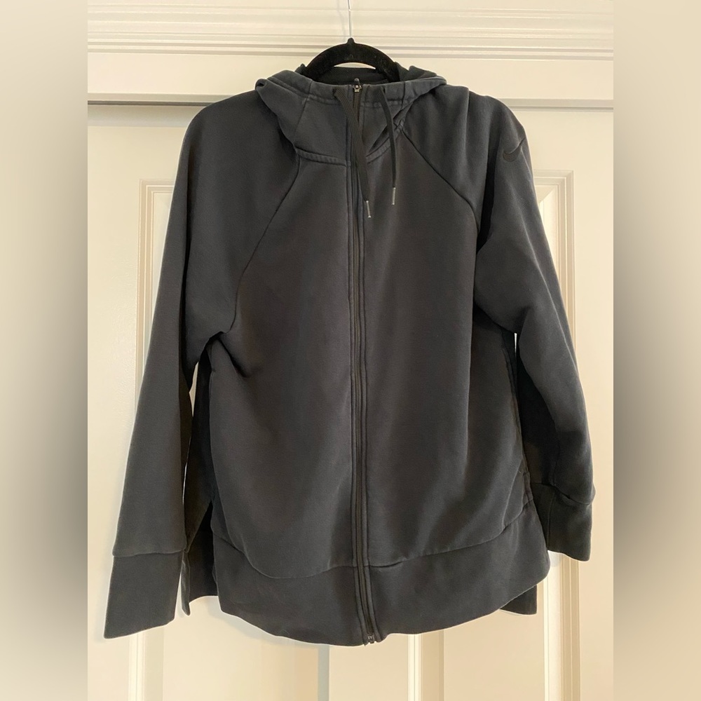 Nike | black hoodie | Dri-Fit | oversized fit | cowl neck | high low waist | M